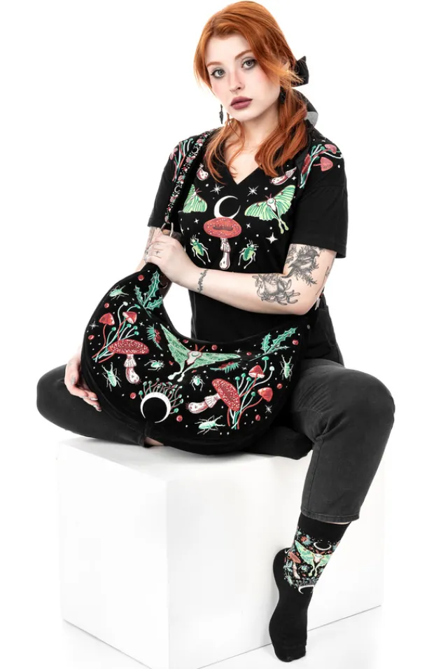 Restyle AUTUMNAL EQUINOX T-SHIRT with a choker