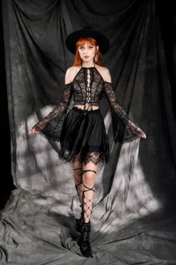 Restyle BELLADONNA LONG SLEEVE LACE TOP