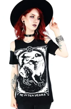 Restyle Black cold shoulder withes T-shirt Me in Ten Years