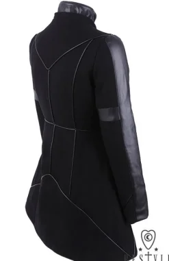 Restyle Black winter jacket with pockets, detachable hood, wool 