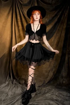 Restyle LICHEN LACE TOP
